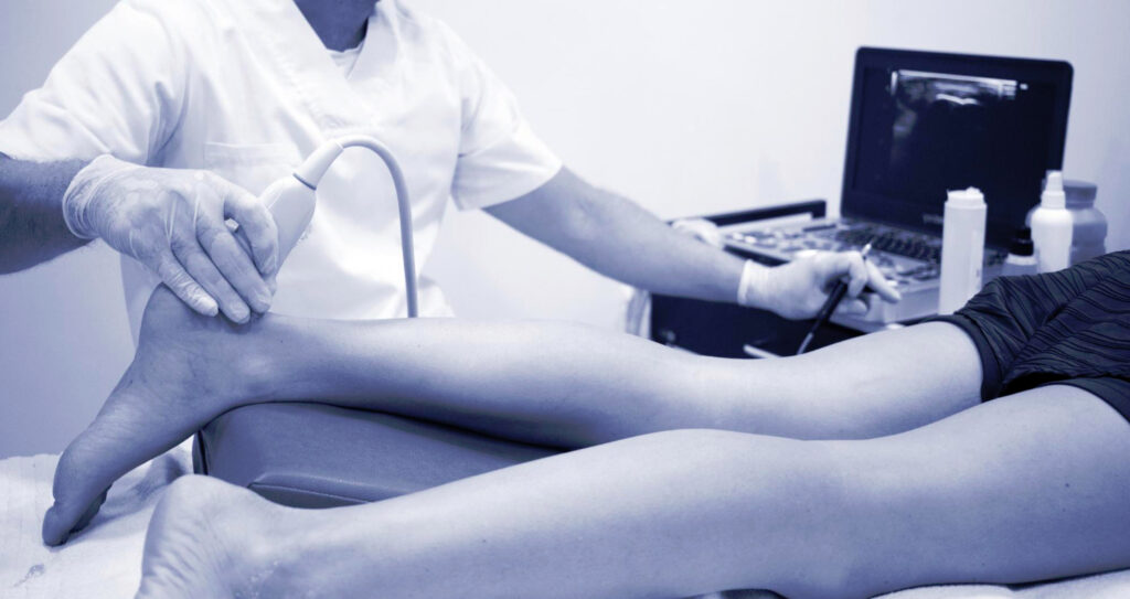 Miembro de sociedades médicas de traumatología y ortopedia